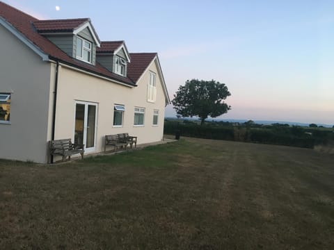 The Annex, Fruit and Honey Farm Apartment in Sedgemoor