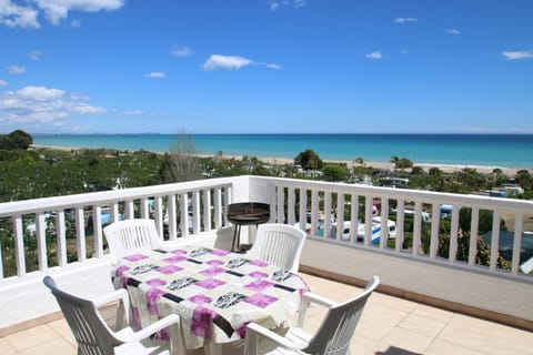 View (from property/room), Balcony/Terrace, Sea view