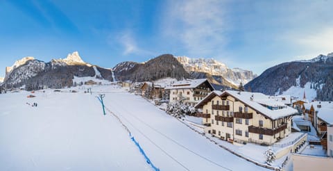 Property building, Winter, Skiing, Mountain view