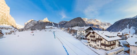 Property building, Winter, Skiing, Mountain view