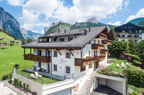 Facade/entrance, Bird's eye view, Summer, Garden, Balcony/Terrace, Autumn, On site, Garden view, Mountain view