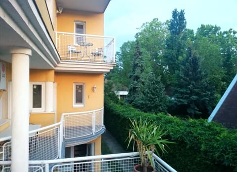 Széplak apartman Bed and Breakfast in Siófok