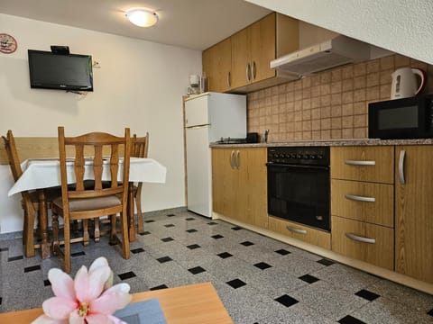 Apartments Filipovic Condo in Makarska