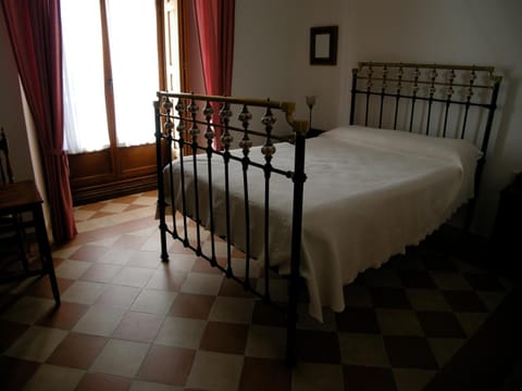 Hostal Puerta Medina Bed and Breakfast in Sigüenza