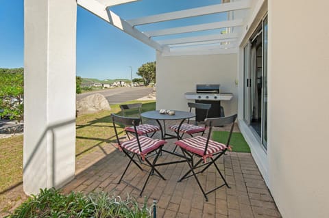 Patio, Day, Natural landscape, BBQ facilities, View (from property/room), Dining area