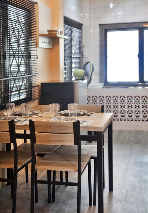 Dining area, Area and facilities