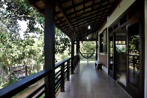 Shower, Patio, Patio, Nearby landmark, Restaurant/places to eat, Day, Neighbourhood, Natural landscape, BBQ facilities, BBQ facilities, Fishing, Garden, Horse-riding, Balcony/Terrace, Balcony/Terrace, Seating area, Hiking, Cycling, Diving, Supermarket/grocery shop, Shopping Area