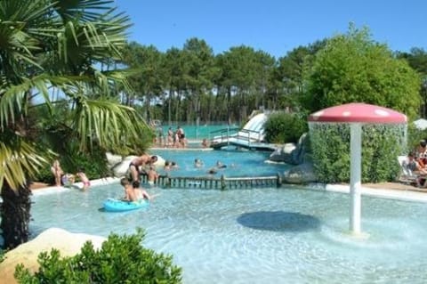 Chalet Camping Les Vignes Camping /
Complejo de autocaravanas in Lit-et-Mixe