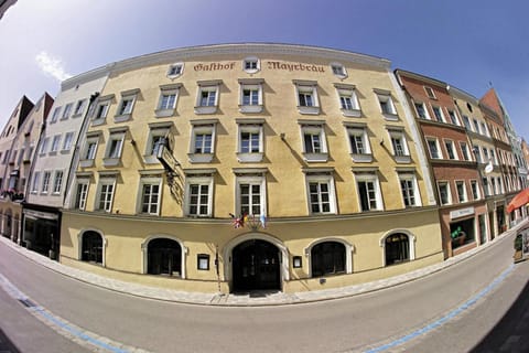 Property building, Facade/entrance