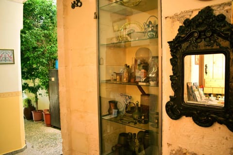 Patio, Day, Summer, Lobby or reception, Decorative detail, Seating area, On site