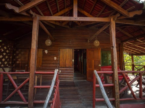 2 bedroom cottage, 3 blocks from beach and center of San Juan Natur-Lodge in San Juan del Sur
