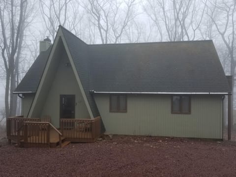 Pocono Mountain View Lake House in Lake Harmony Casa in Hickory Run State Park