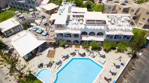 Bird's eye view, Pool view