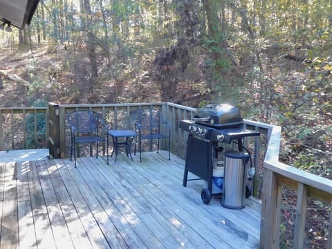 Secluded Home with Mini Waterfall and a Creek in Hot Springs Casa in Fenter Township