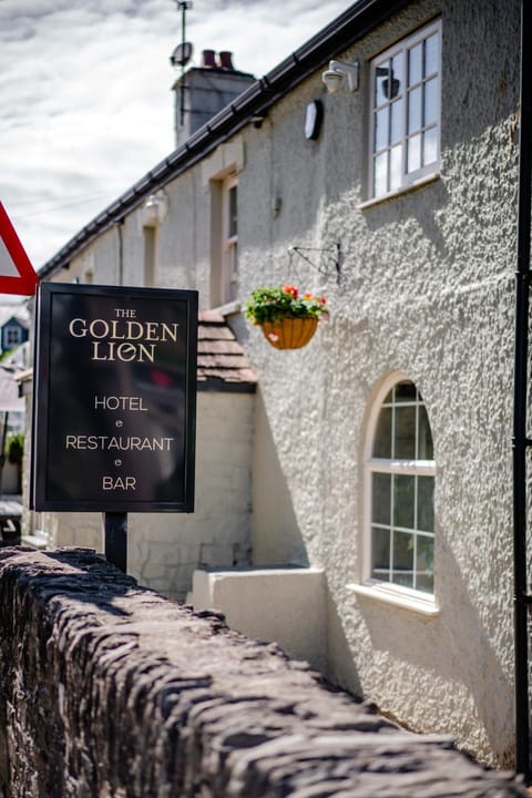 The Golden Lion, Newport, PEMBROKESHIRE Inn in Wales