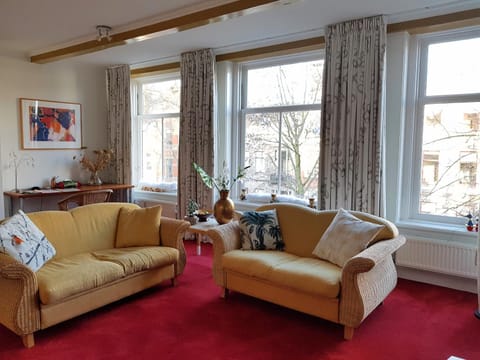 Large Historical Apartment & Canal Terrace Eigentumswohnung in Utrecht
