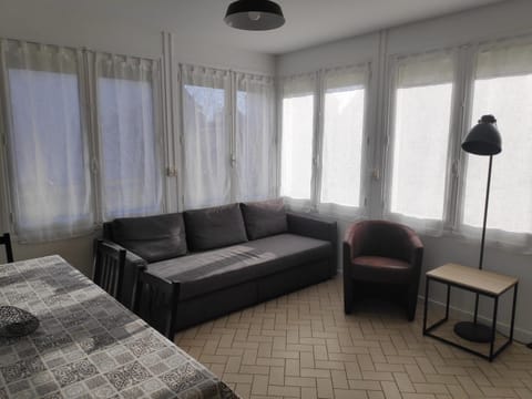 Le petit Husseau House in Centre-Val de Loire