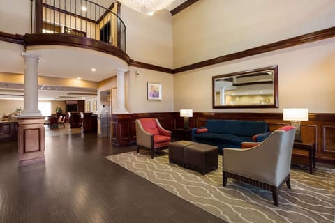 Comfort Suites Near University Hotel in North Brunswick Township