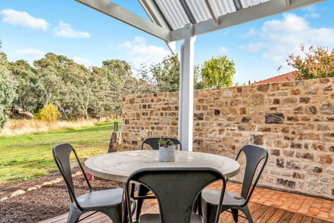 Grandview Accommodation - The Elm Tree Apartments Apartment in Mount Barker
