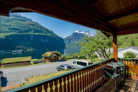 Balcony/Terrace, Landmark view, Mountain view, Sea view