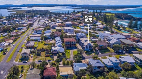 Phoenix Terrace House in Yamba