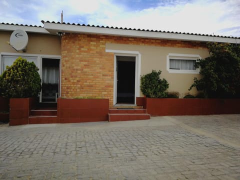 Facade/entrance, Inner courtyard view