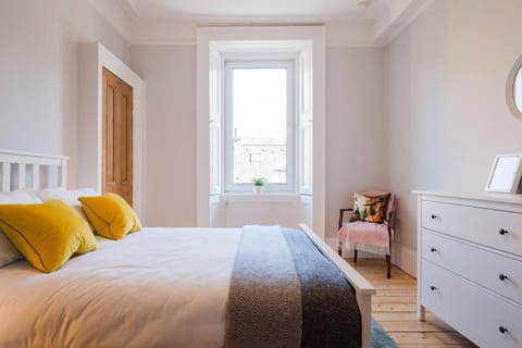 Historic Edinburgh 1890s Home Turned Relaxing Retreat Apartment in Edinburgh