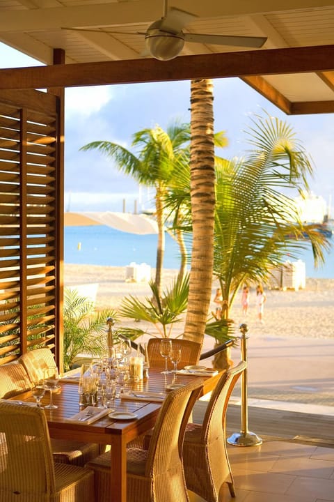 Restaurant/places to eat, Beach