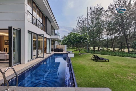 Emblem Sea 4 Bedroom Villas Villa in Hoa Hai