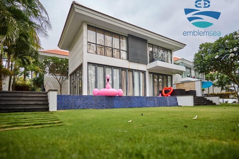 Emblem Sea 4 Bedroom Villas Villa in Hoa Hai