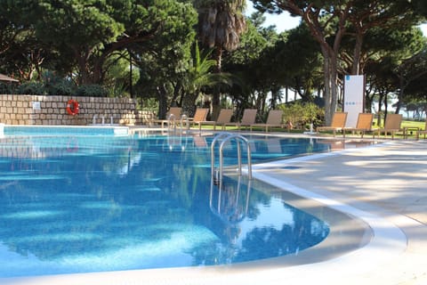 Algarve Luxury Experience - Situated within the Pinecliffs Resort Apartment in Olhos de Água