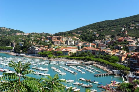 City view, Sea view