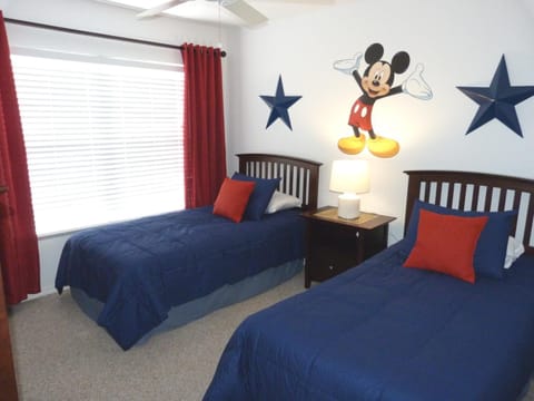 Kissimmee! The Seven Dwarfs Resort, Close To All Theme Parks, Fun In The Sun! LOW $'s! Haus in Kissimmee