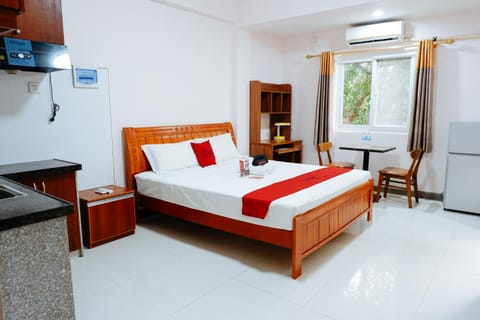 Bed, TV and multimedia, Photo of the whole room, Seating area, Bedroom, air conditioner