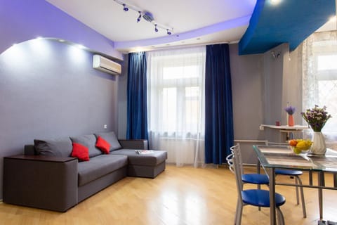 Living room, Seating area, Dining area, air conditioner