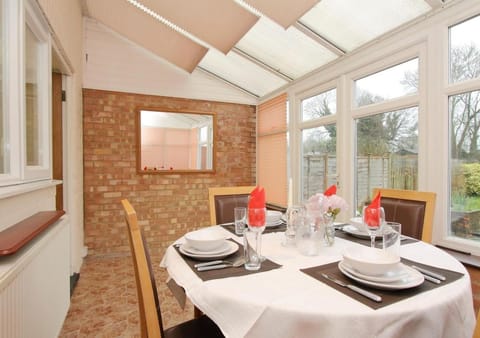 Large Cosy House Ideal for Corporate Lets Casa in Andover
