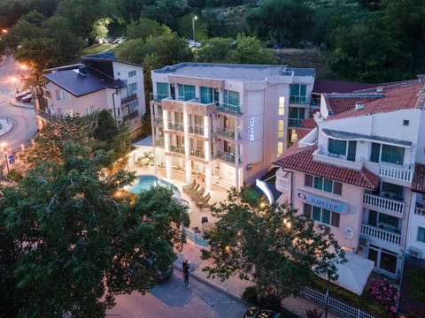 Property building, Bird's eye view