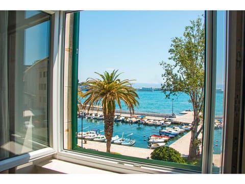 Royal Blue Apartment Condo in Split