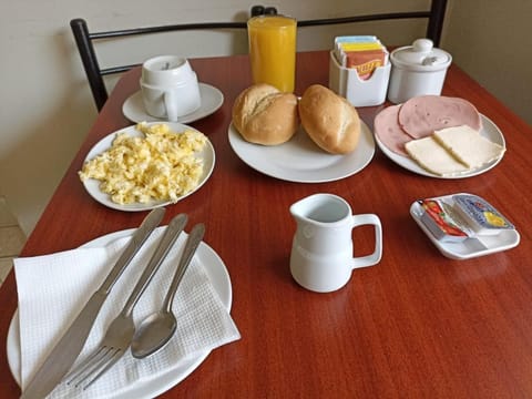 Breakfast, Continental breakfast