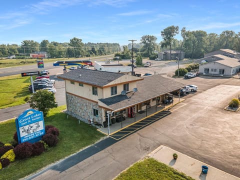 Great Lakes Inn & Suites Hotel in South Haven