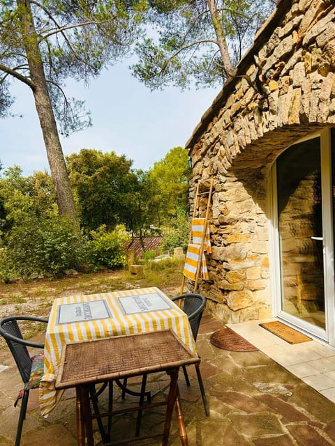 Les Cabanons Sainte Victoire Bed and Breakfast in French Riviera