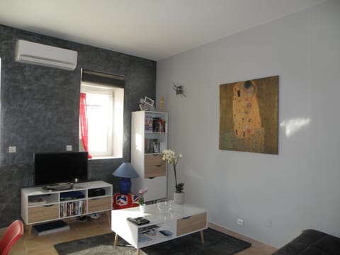 Appartement proche Centre Ville avec PARKING PRIVE Condo in Avignon