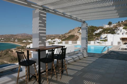 Patio, Natural landscape, View (from property/room), Balcony/Terrace, Dining area, Mountain view, Pool view