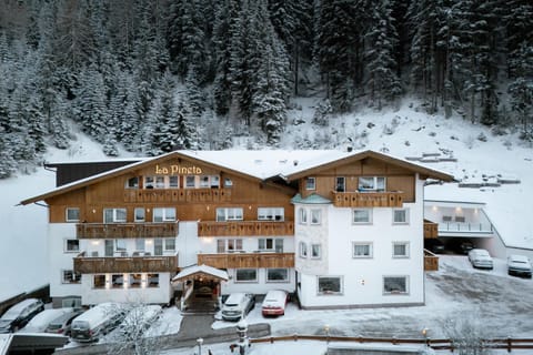 Property building, Natural landscape, Winter