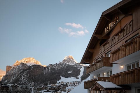Property building, Nearby landmark, Natural landscape, Winter, Mountain view