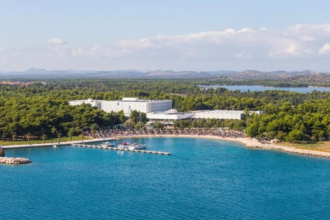 Deluxe Beach Mobile Homes Campground/ 
RV Resort in Šibenik