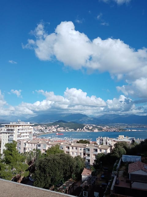 Appartement Lumineux Vue Panoramique Copropriété in Ajaccio