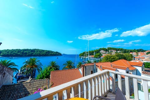 Balcony/Terrace, Seating area, City view, Landmark view, Sea view