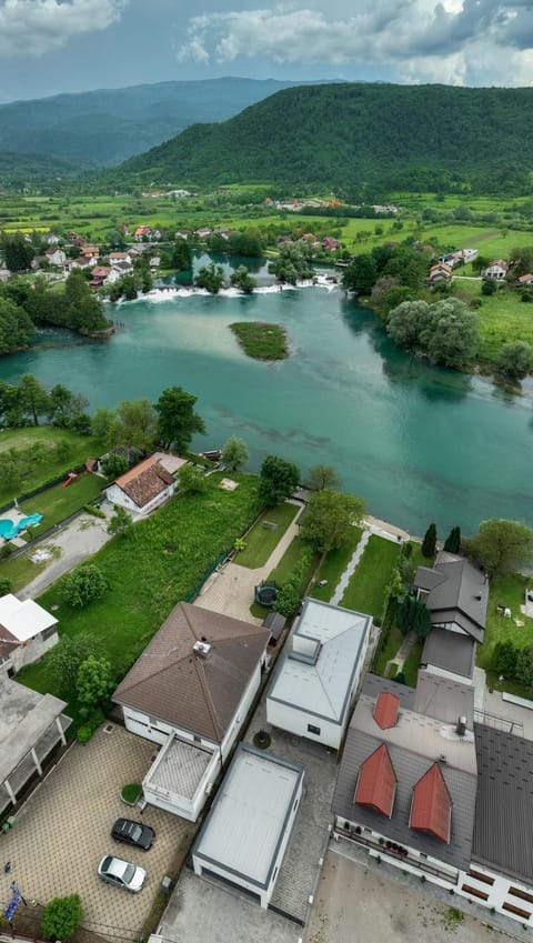 Property building, Day, Bird's eye view, Lake view, Mountain view, River view