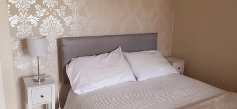 Queens Rooms Bed and Breakfast in Porthmadog